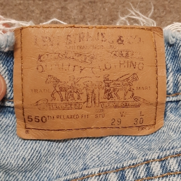 LEVI'S 550 (W 29, L 30) Relaxed Fit Student Highly Distressed Jean Shorts Blue - Picture 7 of 9